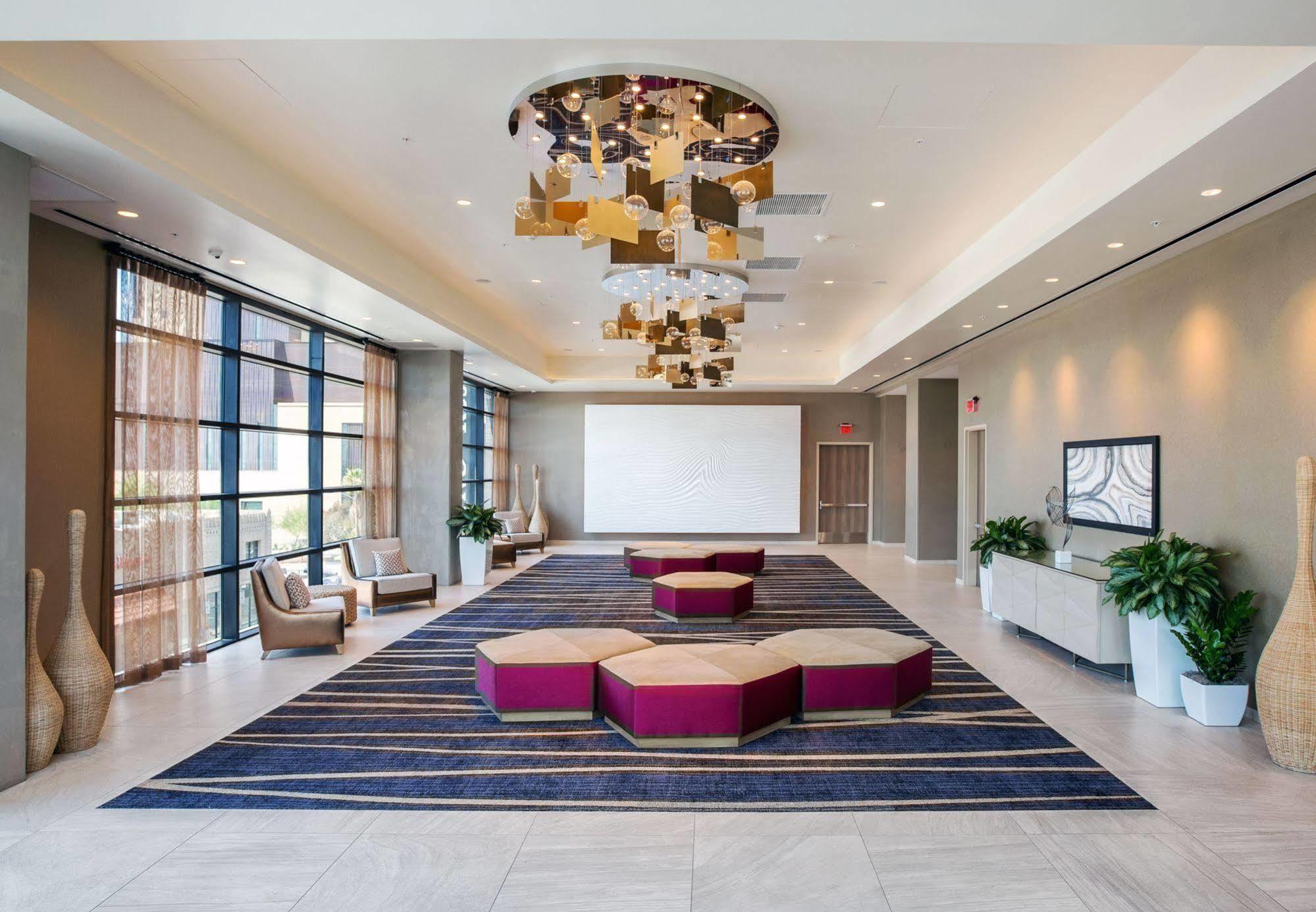 Courtyard By Marriott Phoenix Downtown Exterior foto